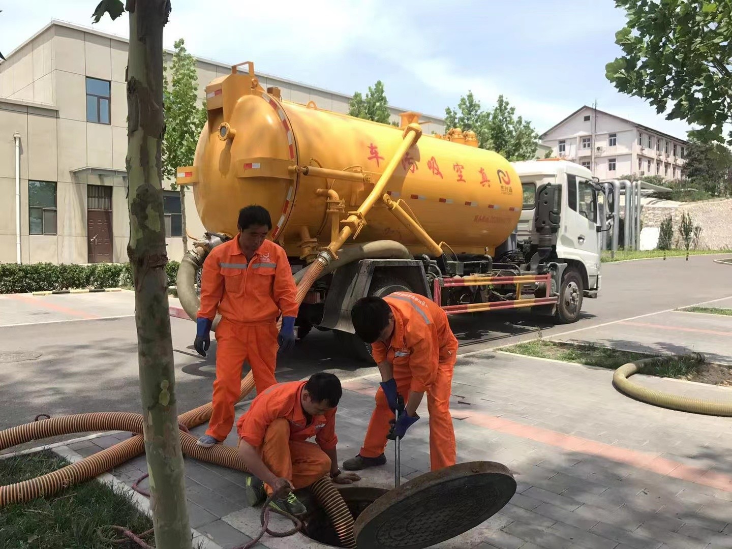 锡山化粪池清理与5-8吨吸粪车施工效率分析